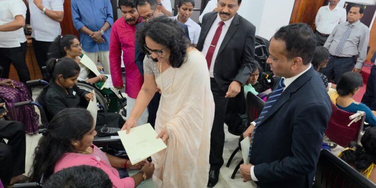 யாழில். விசேட தேவையுடைய 76 பல்கலைக்கழக மாணவர்களுக்கு தலா ஒரு இலட்சம் ரூபாய் நிதியுதவி