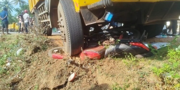கிளிநொச்சியில் டிப்பர் விபத்து – இளைஞன் படுகாயம்