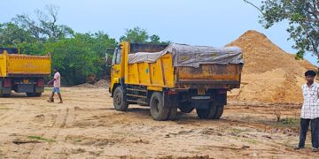 கிளிநொச்சியில் இருந்து யாழ்ப்பாணத்திற்க்கு மணல்