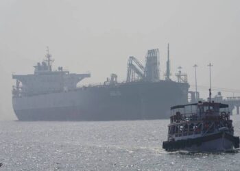 ஹோர்முஸ் நீரிணை அருகே மீண்டும் மோதல்