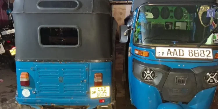 ஒரே இலக்கம் கொண்ட இரு முச்சக்கர வண்டிகள் பறிமுதல்