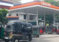 எரிபொருள் நிரப்பு நிலையங்களில் நீண்ட வரிசைகள்!