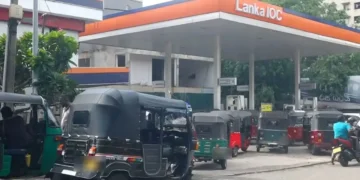 எரிபொருள் நிரப்பு நிலையங்களில் நீண்ட வரிசைகள்!