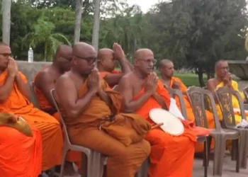 விஹாரமஹாதேவி பூங்காவில் 4 ஆவது நாளாகவும் பிக்குமாரின் சத்தியாகிரகம் தொடர்கிறது!