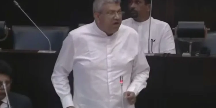 தலைமுடி வளர்த்தால், பச்சை குத்தினால் தண்டனையா? அமைச்சர் விளக்கம்