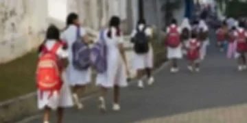 சீரற்ற வானிலை – பாடசாலை விடுமுறை தொடர்பில் கல்வி அமைச்சின் அறிவிப்பு