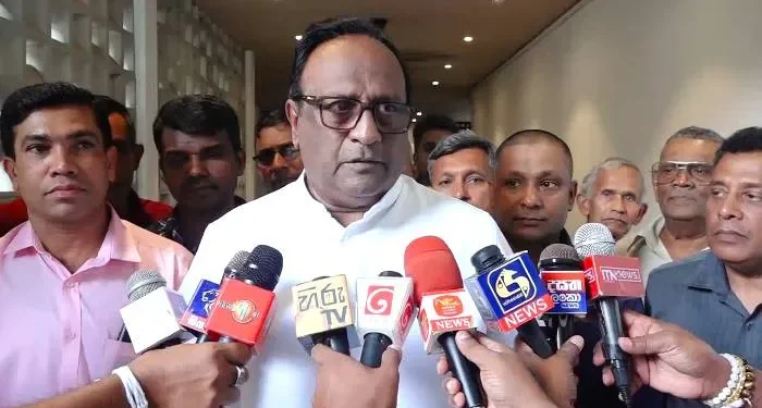 “டயஸ்போராவை திருப்திப்படுத்தவே கைதுகள்” – சரத் வீரசேகர குற்றச்சாட்டு!